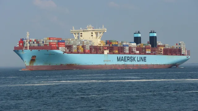 cuxhaven, world shipping route, container ship, elbe, shipping, transports, north sea. Fraktintegrationer för e-handel: så fungerar de