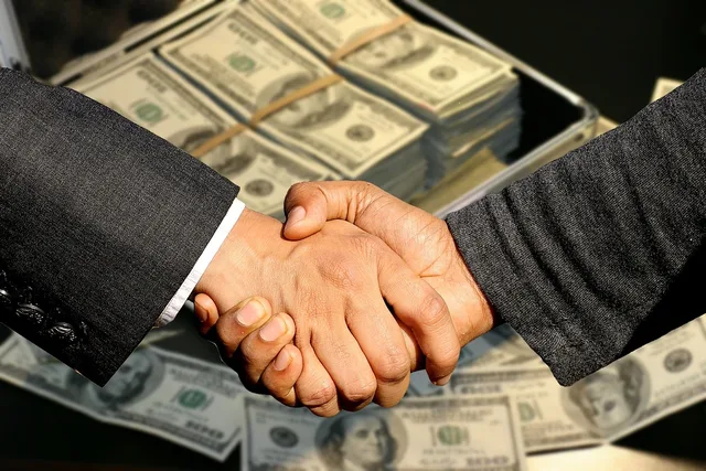 conclusion of contract, handshake, trade, business, profit, black money, control, treasury, sale, to buy, selling, commercial, shopping, money case, currency, money, contract, dollar, shaking hands, handshake, profit, selling, selling, selling, selling, selling. Vilka avtal och villkor gäller på marknadsplatser?